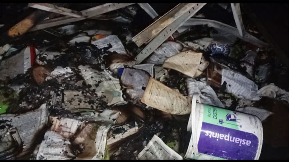 রূপগঞ্জে মাদ্রাসায় আগুনের লেলিহান শিখা ১০ কক্ষসহ পুড়ে ছাই সব মালামাল