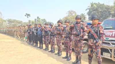 নির্বাচনে আইনশৃঙ্খলা রক্ষায় কিশোরগঞ্জে যৌথবাহিনীর বিশেষ মহড়া