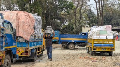 সোনারগাঁয়ে ছাপাখানায় অভিযান চালিয়ে ২০ লাখ টাকার বই ও মেশিন জব্দ