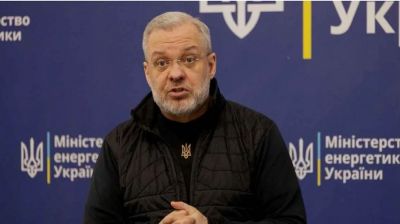 দেশ ছাড়ার সময় গ্রেপ্তার ইউক্রেনের সাবেক জ্বালানিমন্ত্রী