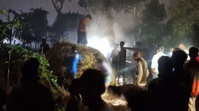কিশোরগঞ্জে একরাতে তিন কৃষকের খড়ের গাদায় আগুন, আতঙ্কে গ্রামবাসী