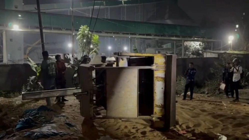 রূপগঞ্জে ক্রেনের তার ছিড়ে ২ শ্রমিকের মৃত্যু, আহত ১