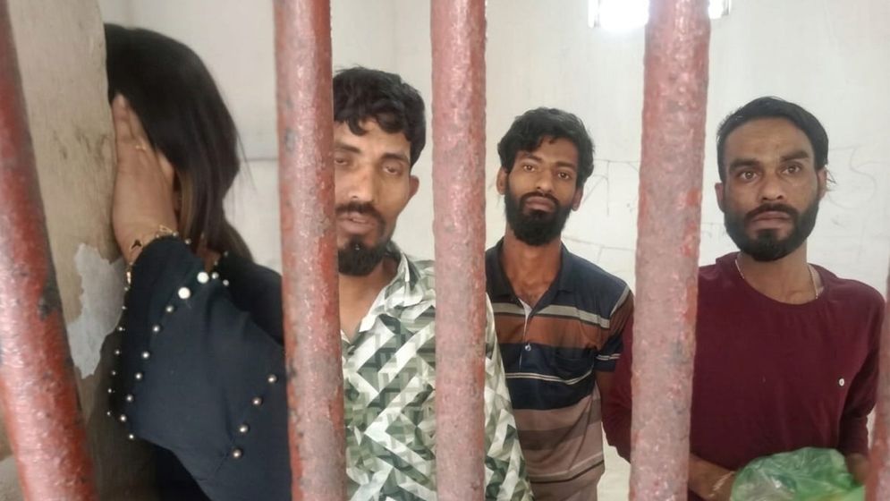 রূপগঞ্জে ৪ কেজি গাঁজা ও নারীসহ ৪ মাদক ব্যবসায়ী গ্রেফতার