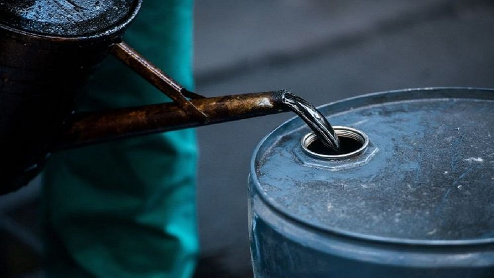 ট্রাম্পের ইঙ্গিতের পর বিশ্ববাজারে কমল তেলের দাম