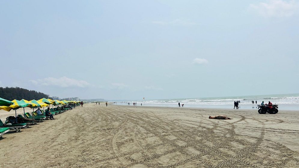 ঈদের ছুটিতে পর্যটক বরণে প্রস্তুত সমুদ্র শহর কক্সবাজার