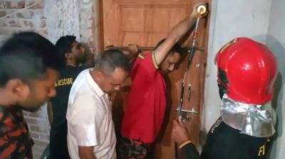 কলেজছাত্রের ঘুম ভাঙাতে ডাকা হলো পুলিশ ও ফায়ার সার্ভিস