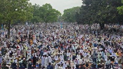 কানায় কানায় পূর্ণ ঐতিহাসিক শোলাকিয়া ঈদগাহ ময়দান