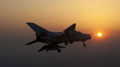 যশোরে বিমানবাহিনীর প্রশিক্ষণ বিমানের জরুরি অবতরণ