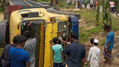 ট্রাকের ধাক্কায় গরুসহ কৃষকের মৃত্যু