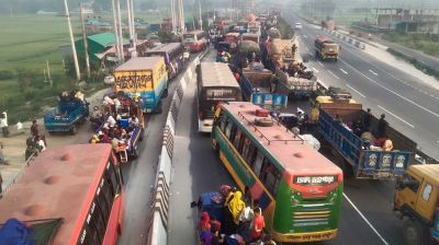 ঈদে ঘরমুখো মানুষের চাপ, গাজীপুর মহাসড়কে যানজট