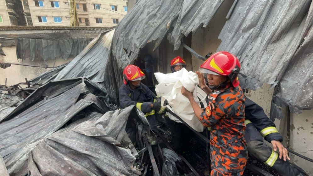 রাজধানীতে আগুনে পুড়ে নিহত ৫