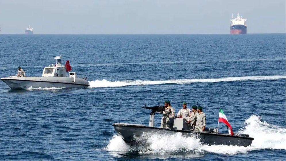 হরমুজ প্রণালী দিয়ে জাহাজ চলাচল শুরু