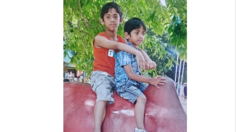 সোনারগাঁয়ে ফুটবল খেলতে গিয়ে পুকুরে ডুবে দুই ভাইয়ের মৃত্যু