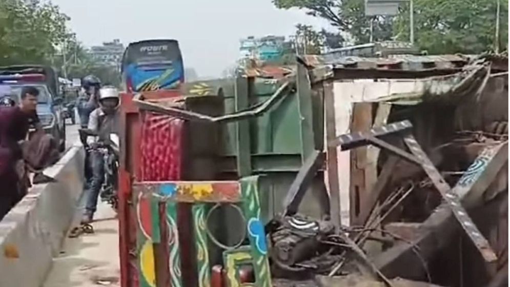 বগুড়ায় বাস-ভটভটি সংঘর্ষে নিহত ১