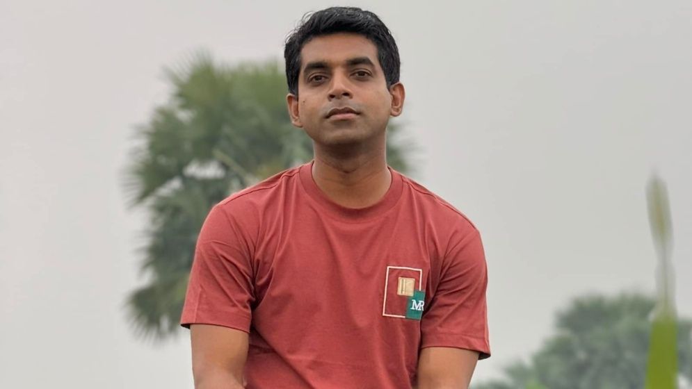 কুমিল্লায় কাস্টমস কর্মকর্তা খুন, মরদেহ মিলল ফুটপাতে