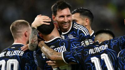 জাম্বিয়াকে উড়িয়ে দিল আর্জেন্টিনা