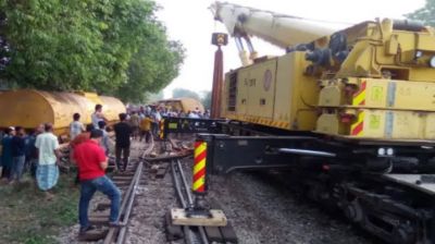 ১১ ঘণ্টা ধরে সিলেটের সঙ্গে রেল যোগাযোগ বন্ধ