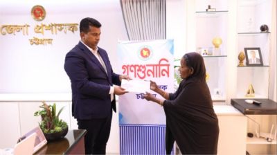 মানবিক ডিসি জাহিদের কাছে সাহায্যপ্রার্থীদের ঢল