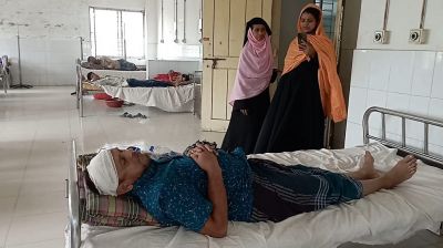 ইটনায় বাড়ির সীমানা নিয়ে বিরোধের জেরে মধ্যরাতে ঘরে ঢুকে কুপিয়ে হত্যাচেষ্টা