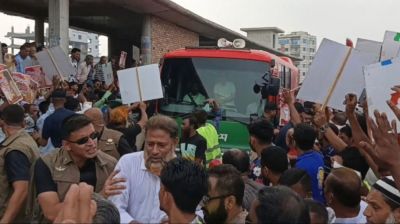 প্রধানমন্ত্রীর গাড়ি বহর থামিয়ে নুরুল ইসলাম সরকারের মুক্তির দাবি