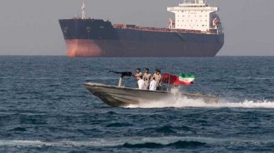 হরমুজ প্রণালি সম্পূর্ণ বন্ধ করল ইরান, না মানলেই গুলি চালাবে আইআরজিসি