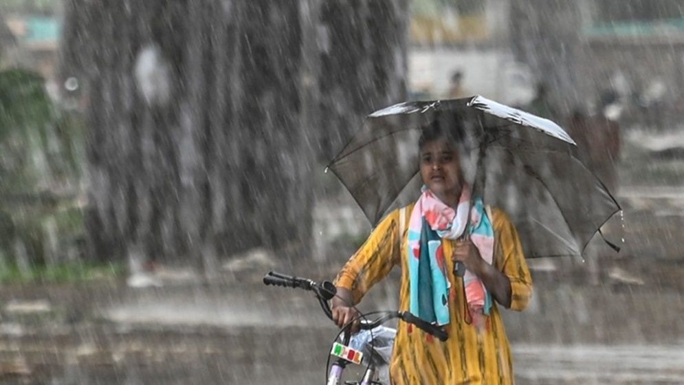 দুপুরের মধ্যে ১০ জেলায় ঝড়বৃষ্টির আভাস