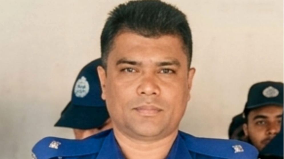 সোনারগাঁ থানা থেকে বদলির পরও দায়িত্ব ছাড়ছেন না ওসি!