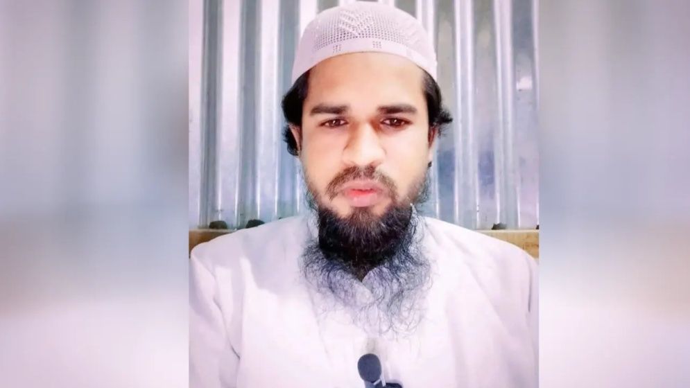 ‘ধর্ষণে’ অন্তঃসত্ত্বা ছাত্রী, সেই মাদ্রাসাশিক্ষক রিমান্ডে