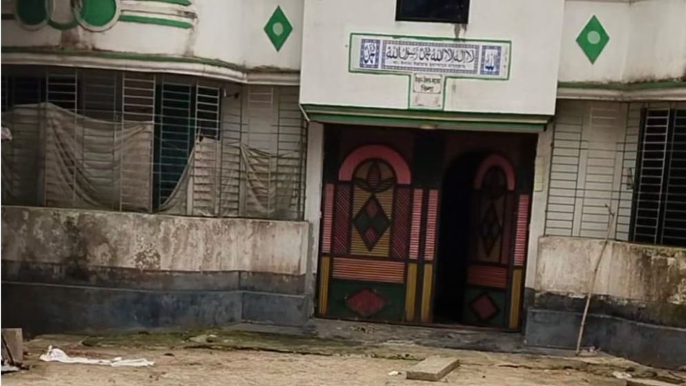 শেরপুরে চুরির ১৯ দিন পর গহনা ফেরত, এলাকায় চাঞ্চল্য