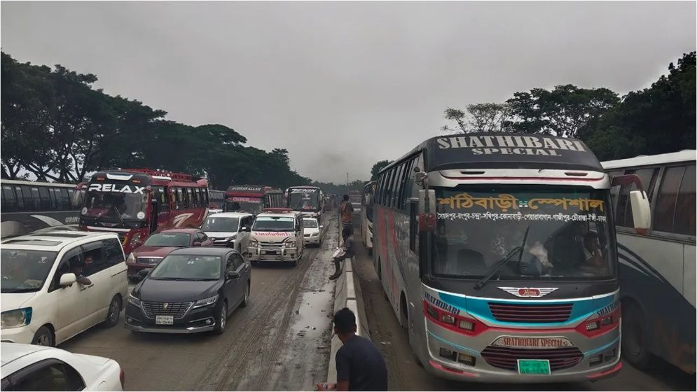 ঢাকা-টাঙ্গাইল মহাসড়কে ৬০ কিলোমিটারে যানজট