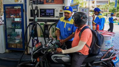 ভারতে আরও বাড়ল জ্বালানি তেলের দাম