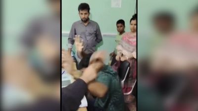 এনসিপি নেতাকে জুতাপেটা