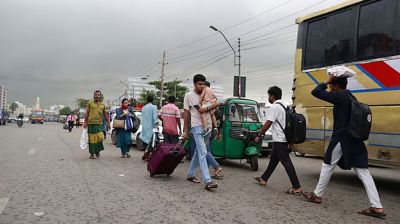 শুরু হলো ঈদের ছুটি, বাড়ি ফিরছে ঢাকাবাসী