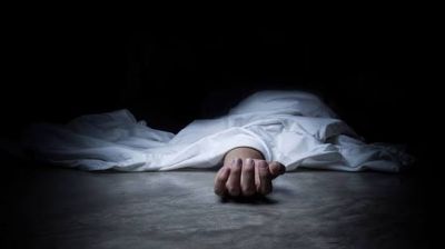 ঝরে গাছের ডাল ভেঙে পড়ে একজনের মৃত্যু