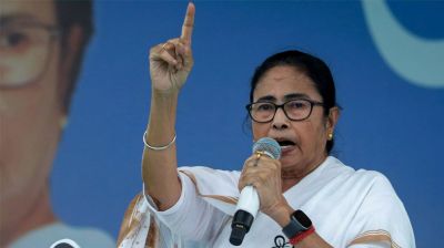 ভবানীপুরে মমতা এগিয়ে গেলেন