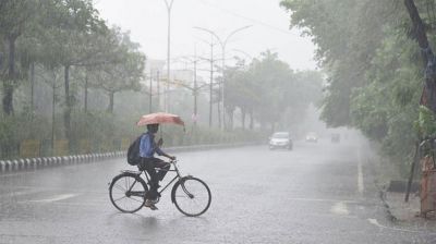 রাজধানীতে ভ্যাপসা গরমের পর স্বস্তির বৃষ্টি
