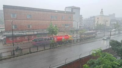 ঢাকাসহ দেশের ১৩ অঞ্চলে বজ্রসহ ঝড়-বৃষ্টির আভাস