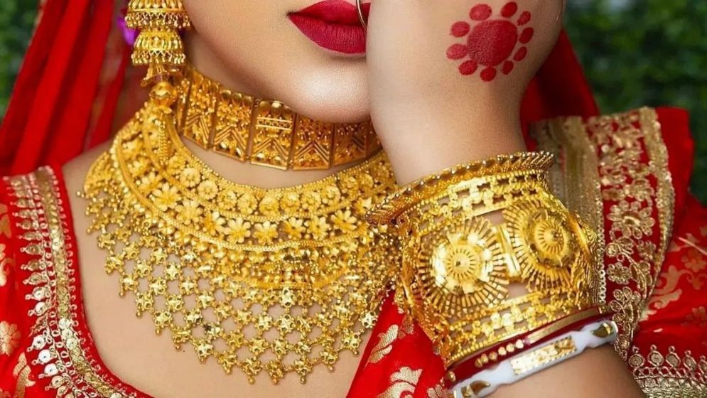 দেশে স্বর্ণের দামে বড় পতন