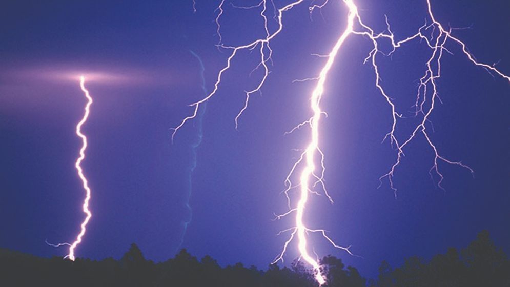 বজ্রপাতে প্রাণ গেল ৩ জনের