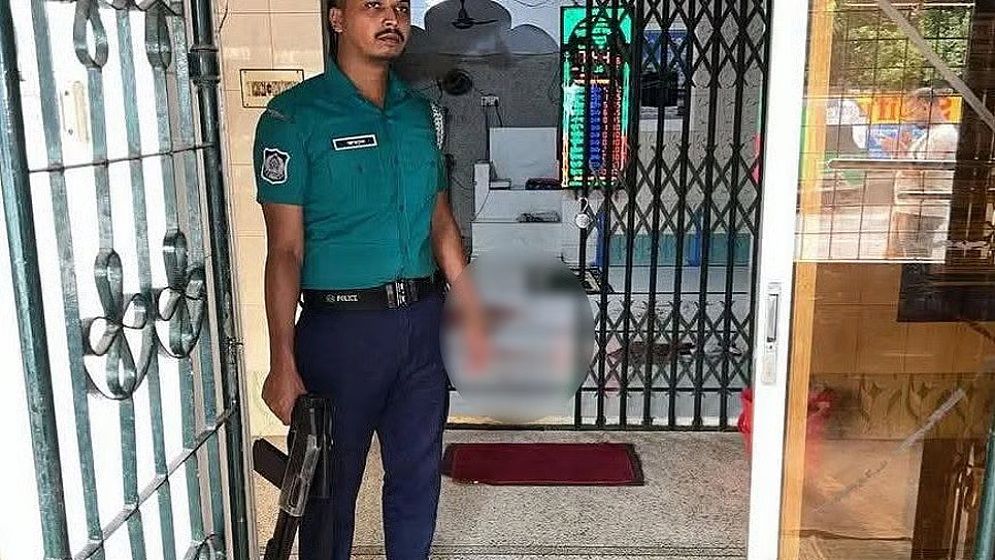 খুলনায় ফজরের নামাজে মসজিদে গুলি, দুই মুসল্লি আহত