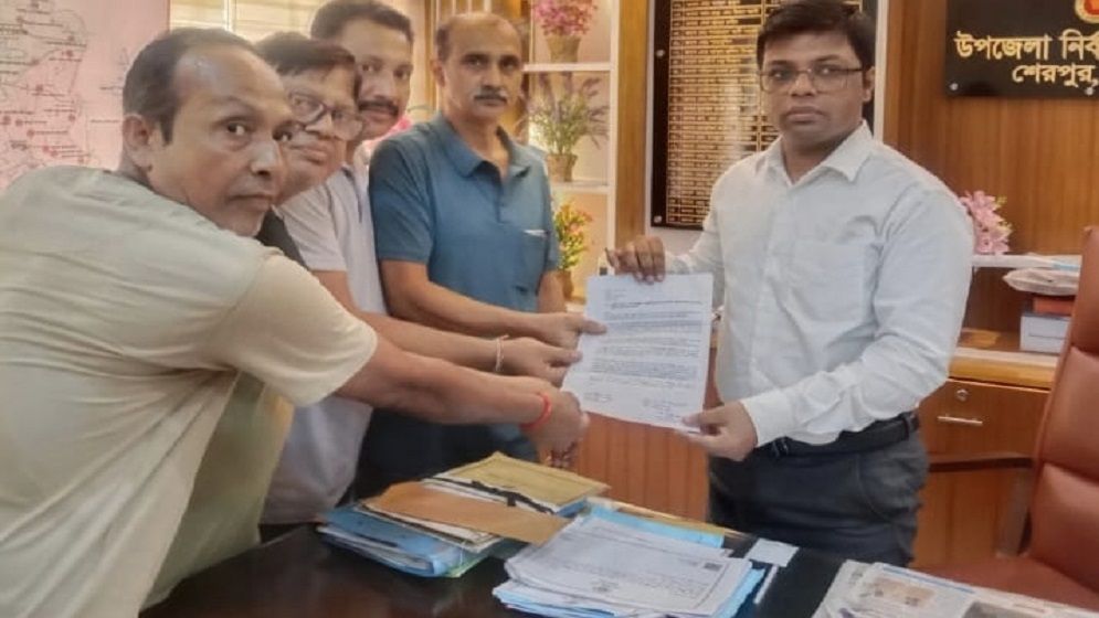 ফেসবুকে সাম্প্রদায়িক উস্কানিমূলক মন্তব্যের অভিযোগ, অবসরপ্রাপ্ত পুলিশ সদস্যের বিরুদ্ধে স্মারকলিপি