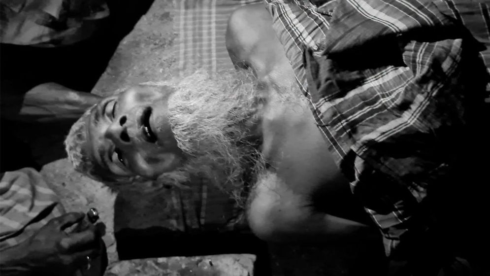 অটোরিকশার ব্যাটারিতে চার্জ দিতে গিয়ে বিদ্যুৎস্পৃষ্ট হয়ে বৃদ্ধের মৃত্যু