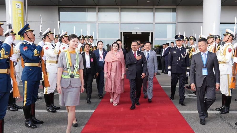 মালয়েশিয়া ও চীন সফর শেষে দেশে ফিরছেন প্রধানমন্ত্রী তারেক রহমান