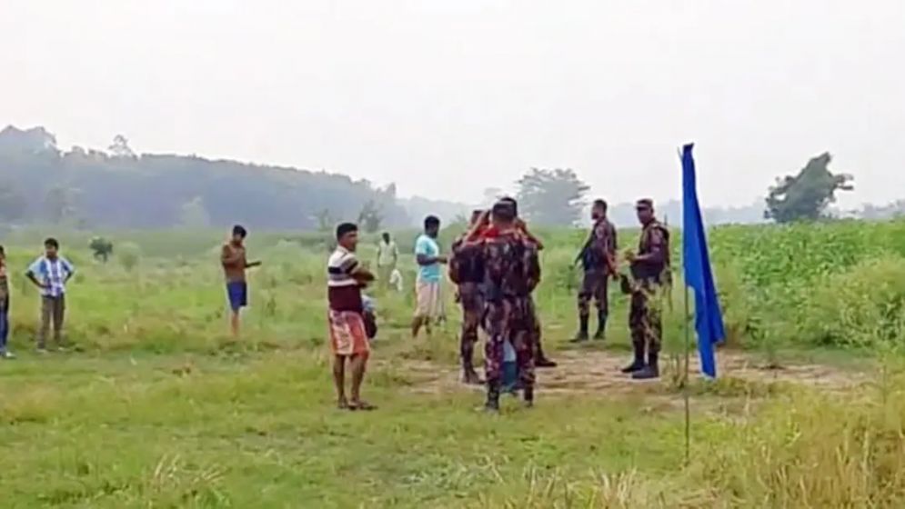 কুষ্টিয়া সীমান্তে ১২ জনকে পুশইনের চেষ্টা রুখে দিল বিজিবি ও এলাকাবাসী