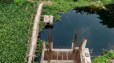 মনোহরগঞ্জে অসমাপ্ত সেতুর কাজ, ৯ বারের দরপত্রে মেলেনি ঠিকাদার