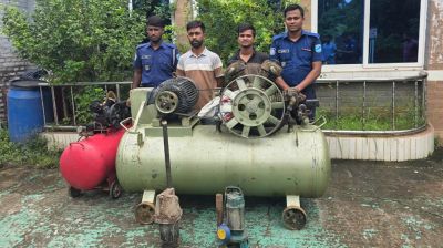 রূপগঞ্জে কারখানায় ডাকাতির ঘটনায় মালামাল উদ্ধার, দুই ডাকাত গ্রেফতার