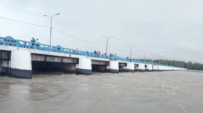উজানের ঢলে বাড়ছে তিস্তার পানি