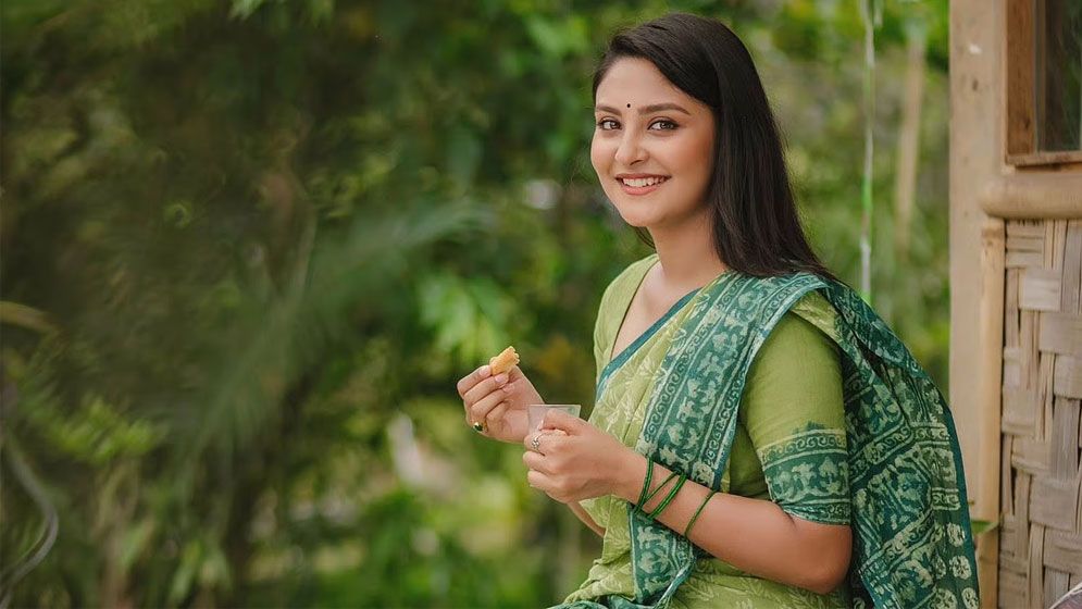 সম্পর্কে জড়ালেন নাজনীন নীহা