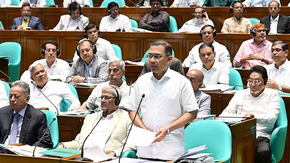 কালো টাকা সাদা করার বিধান প্রত্যাহারসহ বিভিন্ন খাতে কর কমানোর আহ্বান প্রধানমন্ত্রীর