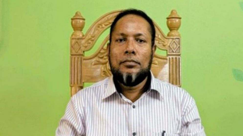 অবশেষে স্বপদে ফিরলেন কুবির রেজিস্ট্রার মুজিবুর রহমান